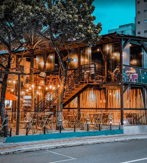 Restaurante Cais frente ao mar em Barra Velha SC